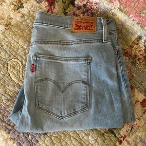 Levi’s SkinnyFit distressed jeans